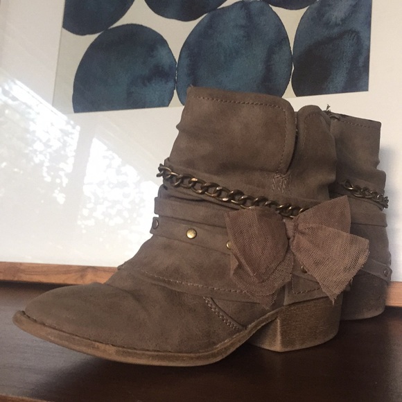 on running shoes australia